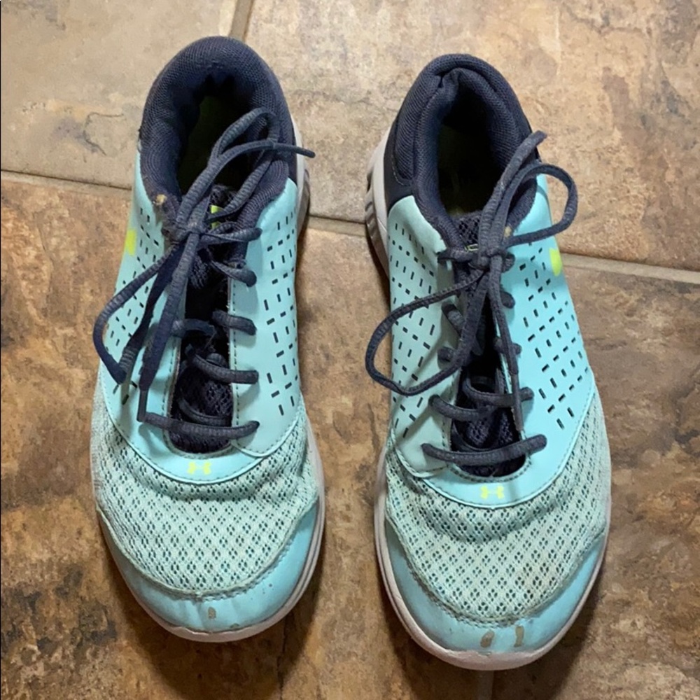 Girls Under Armour shoes size 3